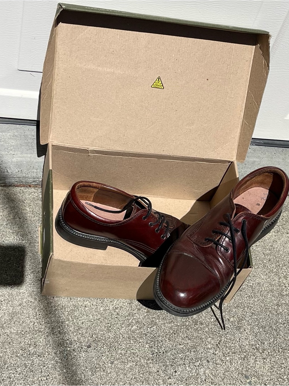 Men's Classic Cap-Toe Shoes
